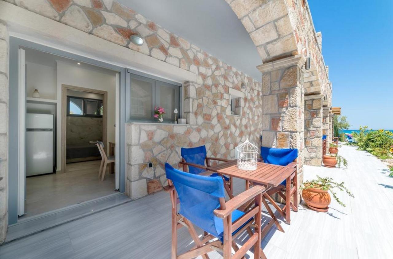 Golden Dolphin Studios & Apartments Alykes  Dış mekan fotoğraf