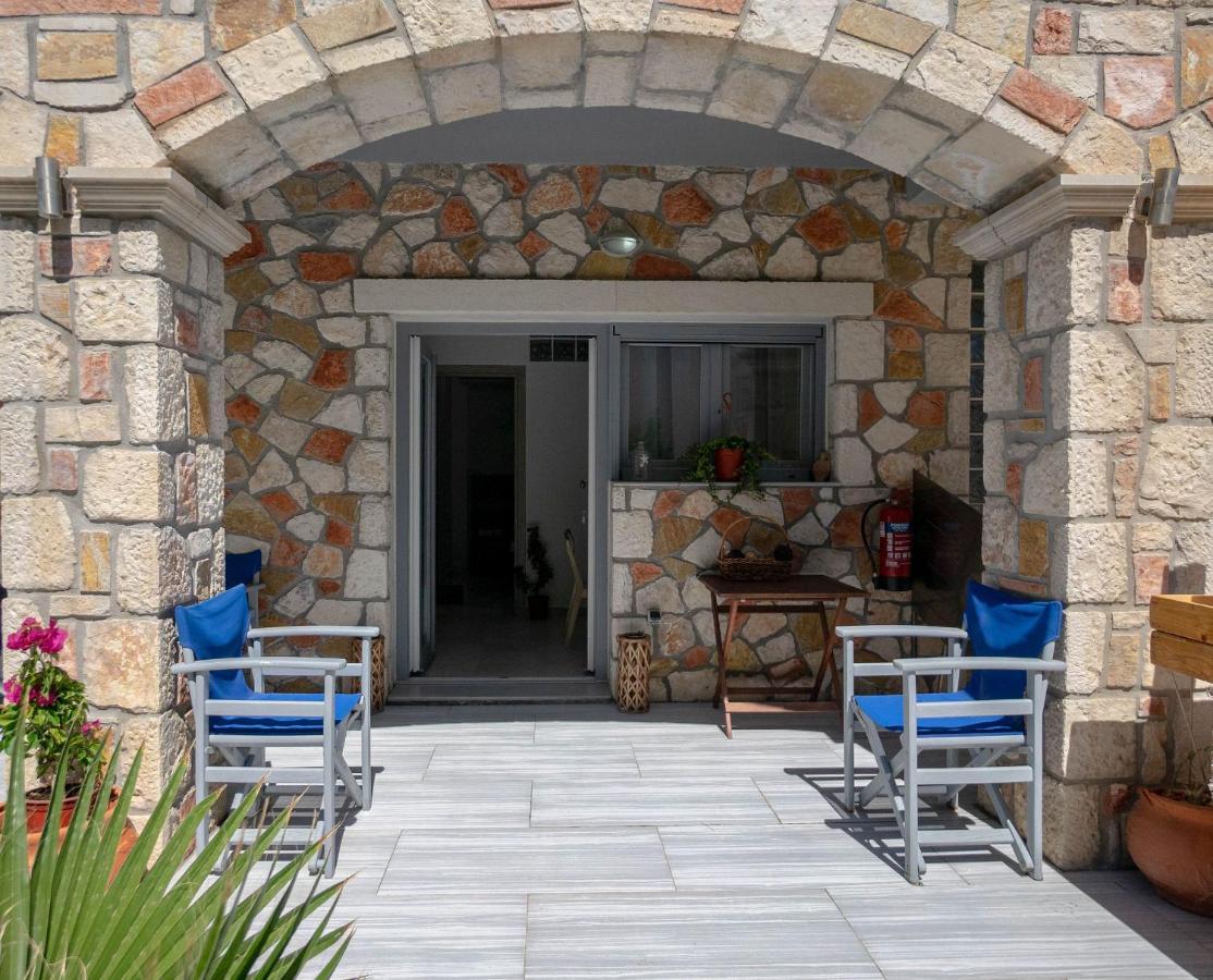 Golden Dolphin Studios & Apartments Alykes  Dış mekan fotoğraf