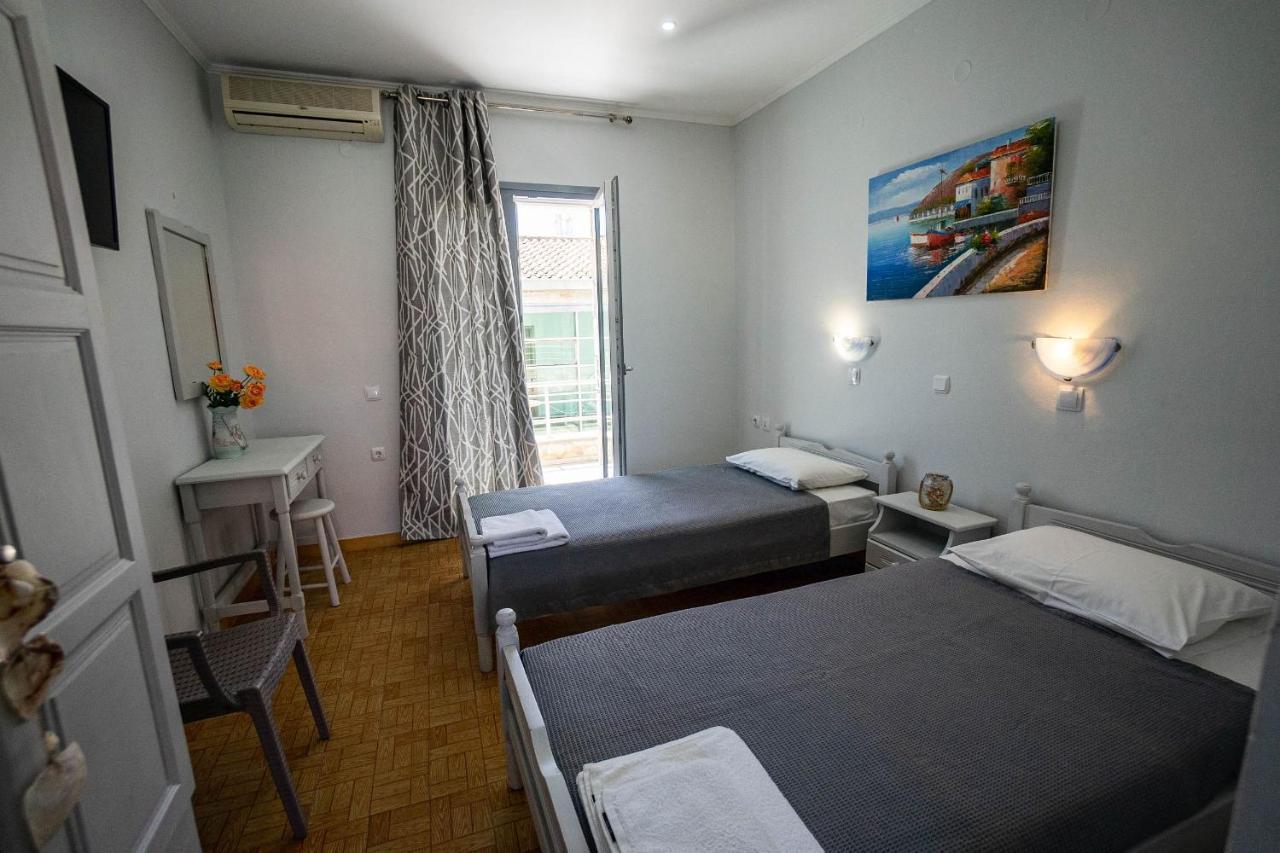 Golden Dolphin Studios & Apartments Alykes  Oda fotoğraf