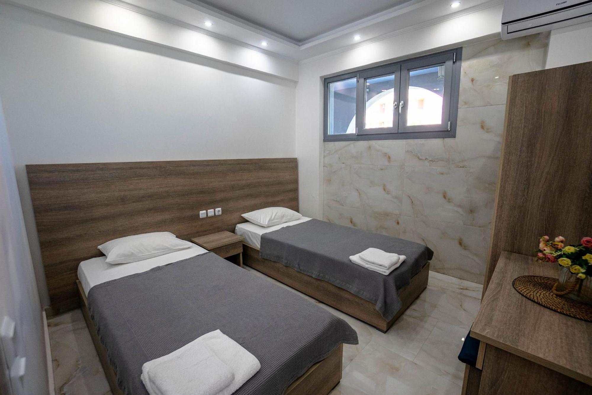 Golden Dolphin Studios & Apartments Alykes  Oda fotoğraf